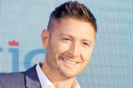 Michael Clarke suggests to continue previous pay deal for 12 months