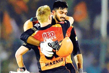 IPL 2017: Sunrisers beat Gujarat Lions by eight wickets to enter play offs