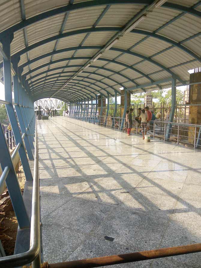 The new skywalk at Andheri station will be inaugurated today
