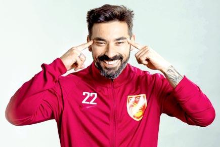 Ezequiel Lavezzi sorry over 'racist' picture for his Chinese club