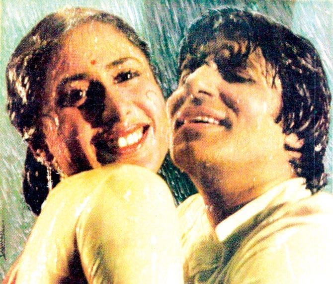 Smita Patil and Amitabh Bachchan in Namak Halal (1982)