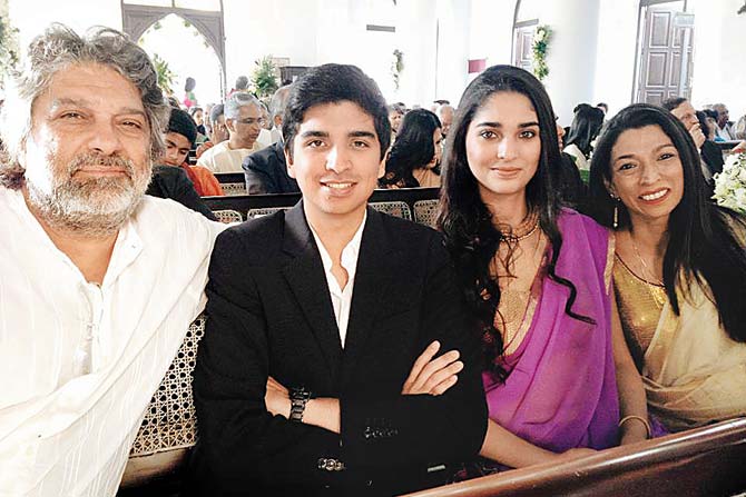 Aria with Hosi Nanji (extreme left) and family