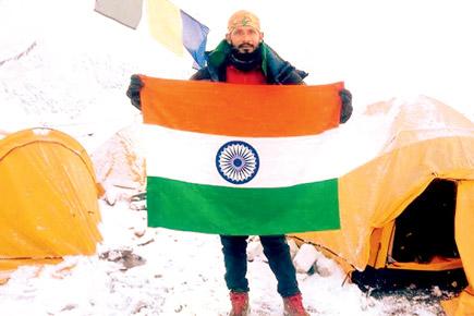 Missing Indian climber dies descending Mount Everest