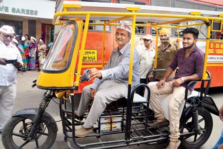 Dombivli 'raddiwala' ditches handcart and invents solar-powered autorickshaw