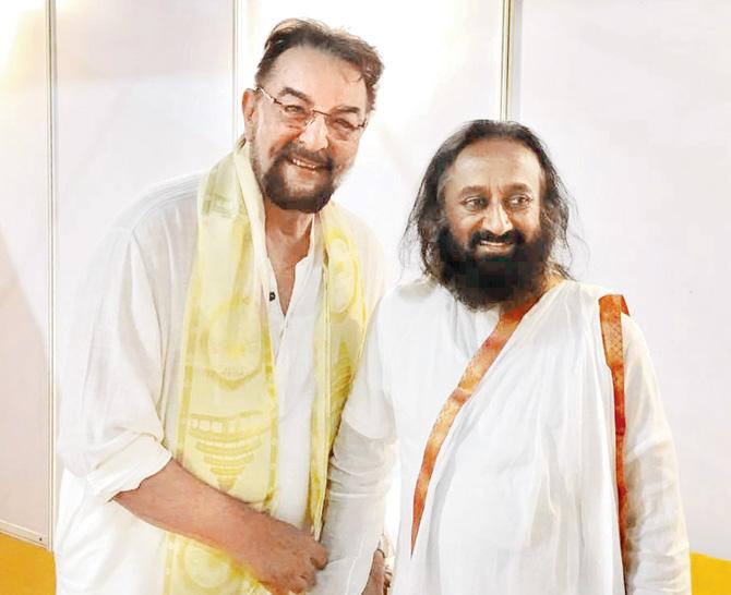 Kabir Bedi and Sri Sri Ravi Shankar