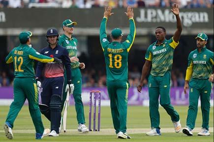 South Africa seamers wreak havoc to secure consolation win