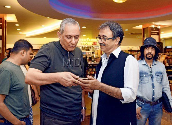 Rajkumar Hirani and Rakesh Maria in conversation at the launch of Tanuja Chandra’s book in Bandra on Sunday. Pics/Sneha Kharabe