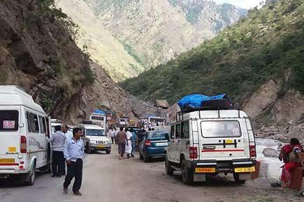 Thousands of pilgrims stranded near Badrinath after landslide