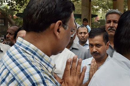 Photos: Arvind Kejriwal attends brother-in-law's funeral in New Delhi