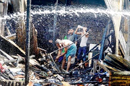 Mumbai: Fire in Reay Road chawl leaves 10 families homeless