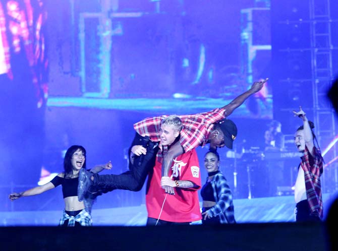 Sorry! Justin Bieber trolled for lip-syncing at Mumbai concert