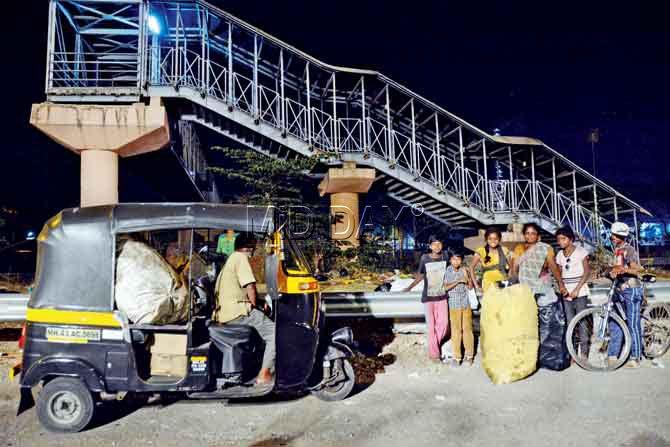 Justin makes Beliebers out of city’s ragpickers after concert