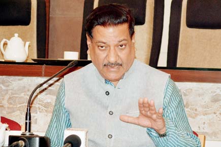 Mumbai Crime: Conman forges ex-CM Prithviraj Chavan's sign in Rs 8.73 cr racket