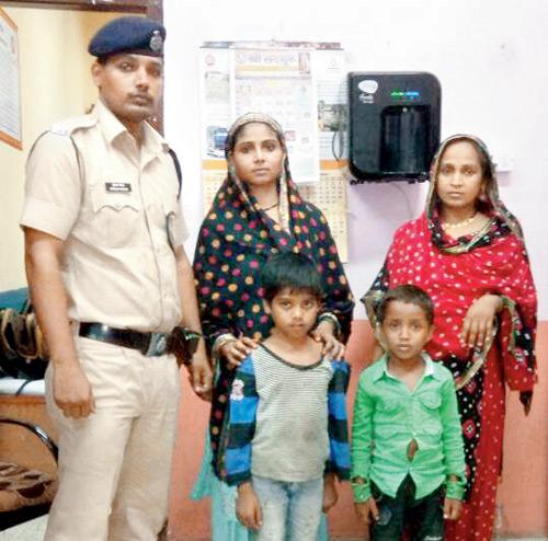 RPF Constable Ishwar Singh with the children and their mother
