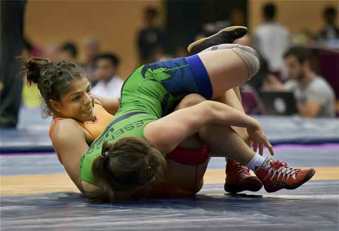  Wrestlers Sakshi Malik, Vinesh Phogat settle for silver at Asian meet