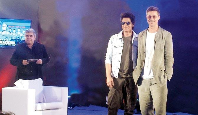 Rajeev Masand, Shah Rukh and Brad Pitt at the event yesterday