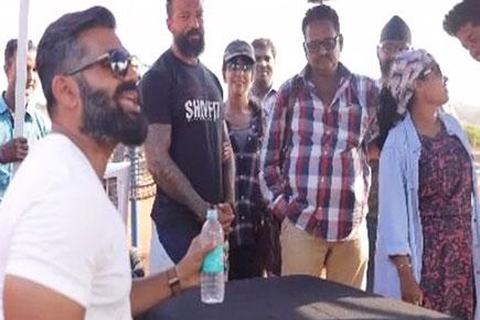 Suniel Shetty plays 'coin in bottle' prank