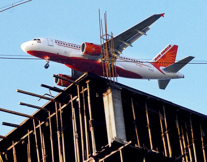 Air India has a massive debt of Rs 50,000 crore. Pic/SAYED SAMEER ABEDI