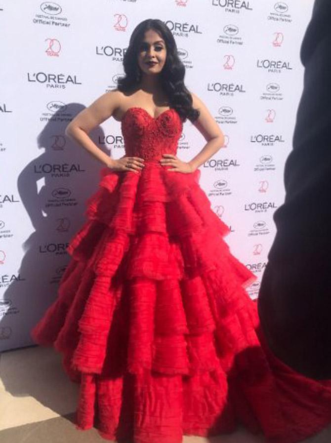 Best Aishwarya Rai Red Carpet Looks at Cannes: Our Top 15! - Heart Bows &  Makeup