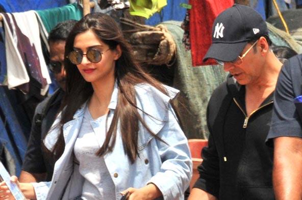 Sonam Kapoor and Akshay Kumar at Versova Jetty