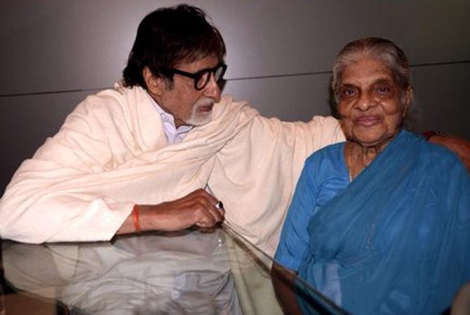 Amitabh Bachchan meets 103-year-old fan 