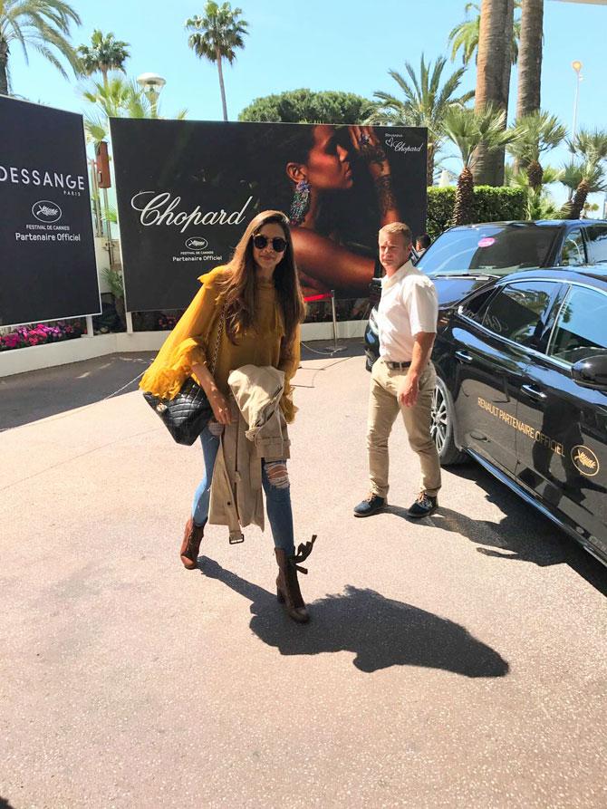Photo: Deepika Padukone looks gorgeous as she arrives at Cannes
