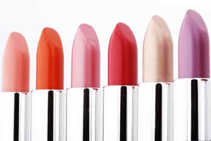Do you have dusky skin tone? Here is an amazing lipstick guide for dusky beauties