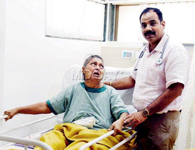 Geeta Kapoor at the hospital with a doctor. Pic/Nimesh Dave