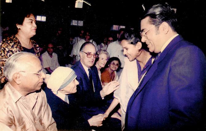 The author meeting Mother Teresa. Pic Courtesy/Shared Tables