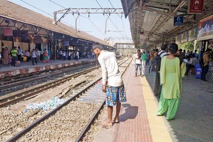 Mumbai: Signal failure wreaks havoc on Central Railway services
