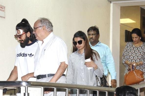 Photos: Ranveer Singh with his mother and sister at Mumbai hospital