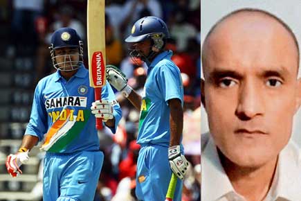 Virender Sehwag, Mohammad Kaif hit pro-Pakistan trolls for a six
