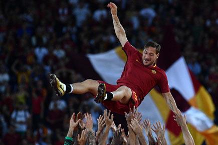 Francesco Totti bids farewell in style as AS Roma defeat Genoa 3-2