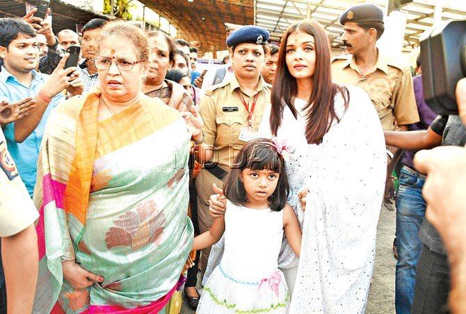 Aishwarya Rai Bachchan with daughter Aaradhya and mom Vrinda Rai. Pic/Yogen Shah