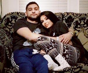 Amir Khan and estranged pregnant wife Faryal back together, cuddle in new photo