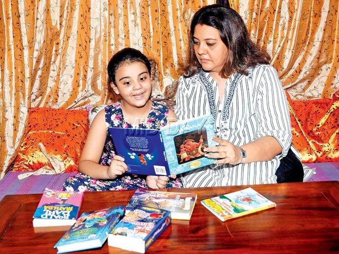 Anushree Rao and her daughter Navya enjoy their story book hour at home. Pic/Sayyed Sameer Abedi