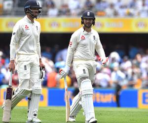 Ashes: England fight back after Alastair Cook's wicket; post 59/1 at lunch