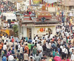 BJP MP Gopal Shetty opposed demolition of Hanuman Mandir in Malad West