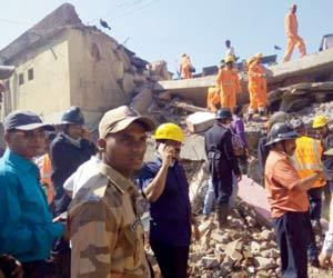 Thane: Illegal building crashes in Bhiwandi