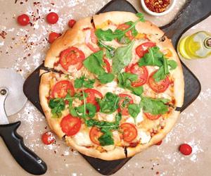 Craving Italian food? Head to this Mumbai eatery to avail great deals
