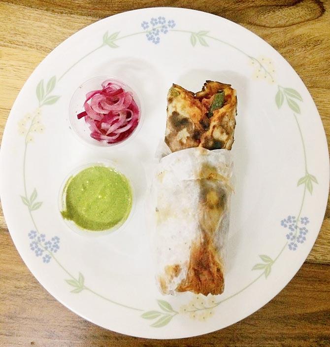Chicken Chettinad roll