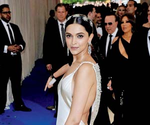 Deepika Padukone throws a big bash to celebrate 'Padmavati's trailer success
