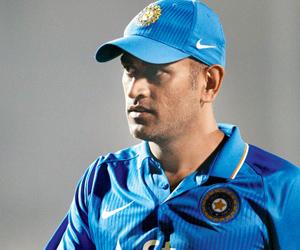 MS Dhoni plays down criticism, says everybody has views in life