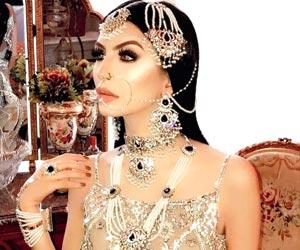 Amir Khan's estranged wife Faryal Makhdoom taunts him with wedding dress photos