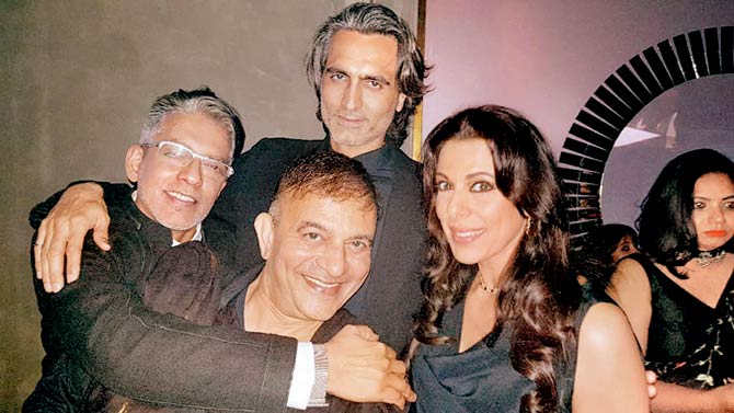 Hemant Trevedi with Riyadh Kundanmal, Prasad Biddappa and Pooja Bedi