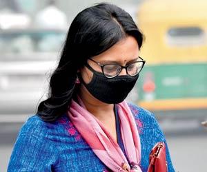 Toxic smog continues to suffocate Delhi