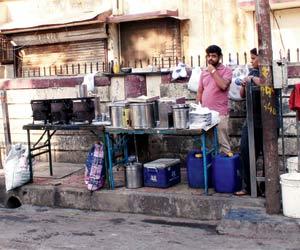 Mumbai: Idli vendor saws off BMC railing to improve business, held