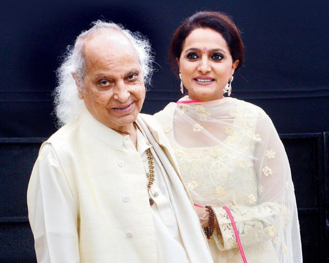 Pandit Jasraj with his daughter Durga