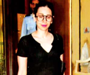Is marriage the reason why Karisma Kapoor visited a jewellery store?
