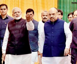 BJP's reply to 'chaiwala' jibe: Mann ki Baat, Chai ke Saath